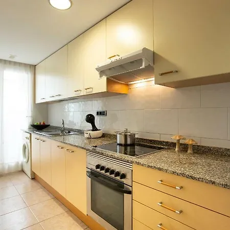 525 8 Apartment *